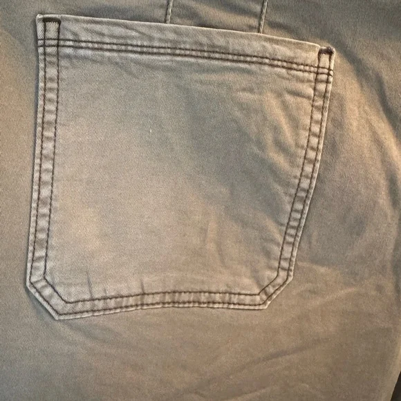 White House Black Market Tan Cargo Shorts Relaxed Fit - Picture 10 of 15